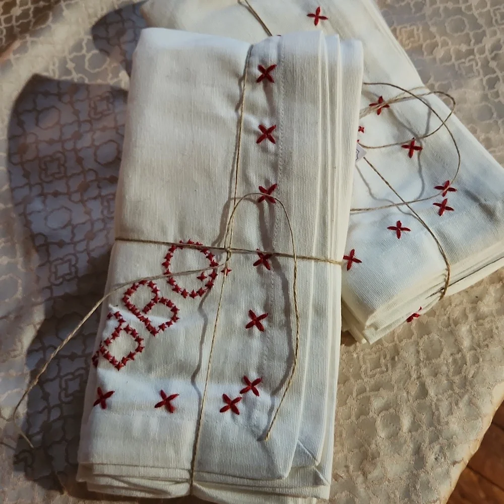 Set of 8 Sur La Table BBQ Dinner Napkins, NWT